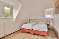 Historische woningfoto van De Bloemert 1-220, Midlaren uit 2024