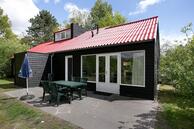 Historische woningfoto van De Bloemert 1-31, Midlaren uit 2021