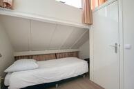 Historische woningfoto van De Bloemert 1-31, Midlaren uit 2021