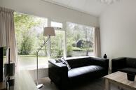 Historische woningfoto van De Bloemert 1-31, Midlaren uit 2021