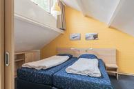 Historische woningfoto van De Bloemert 1-56, Midlaren uit 2022